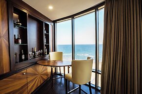 Holiday Beach Hotel Danang