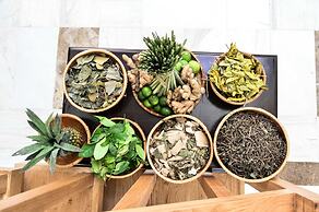 Holiday Beach Hotel Danang