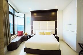 Holiday Beach Hotel Danang