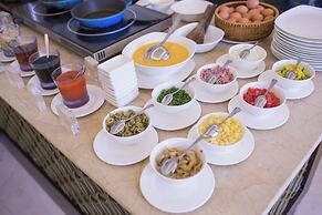 Holiday Beach Hotel Danang