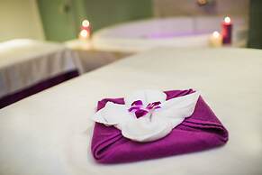 Holiday Beach Hotel Danang