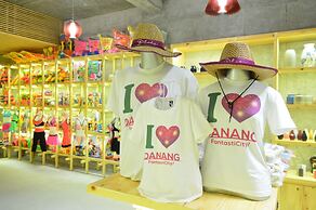 Holiday Beach Hotel Danang