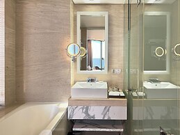 Holiday Beach Hotel Danang