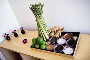 Holiday Beach Hotel Danang