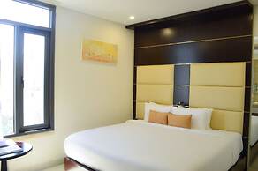 Holiday Beach Hotel Danang