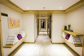 Holiday Beach Hotel Danang