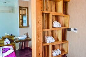 Holiday Beach Hotel Danang