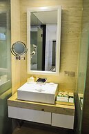 Holiday Beach Hotel Danang