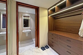 Holiday Beach Hotel Danang