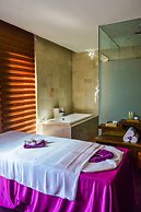 Holiday Beach Hotel Danang