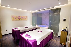 Holiday Beach Hotel Danang