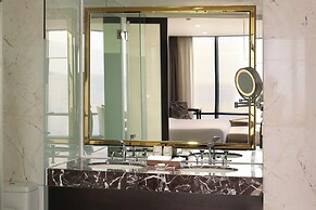 Holiday Beach Hotel Danang