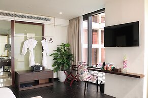 Holiday Beach Hotel Danang