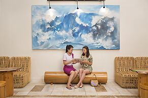 Holiday Beach Hotel Danang