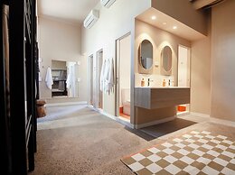 The Village Melbourne - Hostel