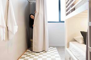 The Village Melbourne - Hostel