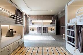 The Village Melbourne - Hostel