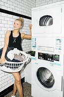 The Village Melbourne - Hostel