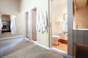 The Village Melbourne - Hostel