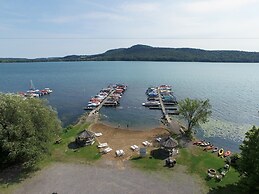 Bayside Inn & Marina