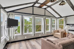 Bayside Inn & Marina