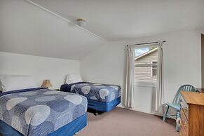 Bayside Inn & Marina