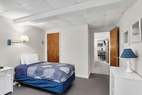 Bayside Inn & Marina