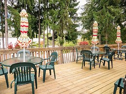 Bayside Inn & Marina