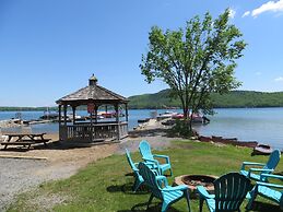 Bayside Inn & Marina