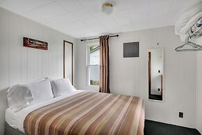 Bayside Inn & Marina