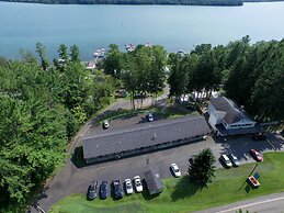 Bayside Inn & Marina