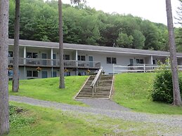 Bayside Inn & Marina