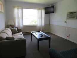 Bayside Inn & Marina