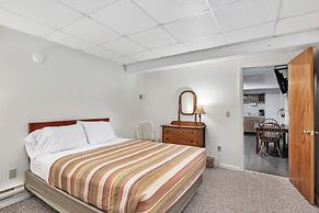 Bayside Inn & Marina