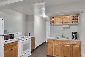 Bayside Inn & Marina