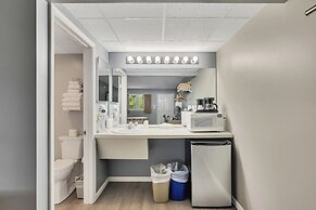 Bayside Inn & Marina