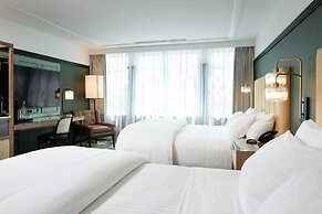 Six South St Hotel