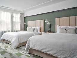 Six South St Hotel