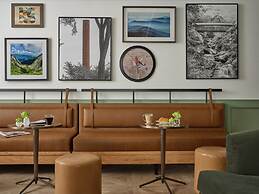 Six South St Hotel