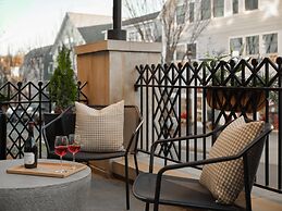 Six South St Hotel