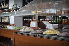 Elyssia Hotel