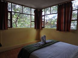 Biohostal Mindo Cloud Forest