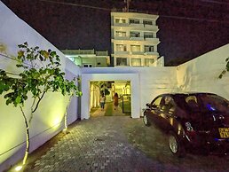 Marine Tourist Beach Guest House Negombo Beach