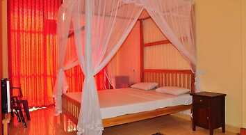 Marine Tourist Beach Guest House Negombo Beach