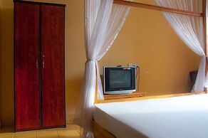 Marine Tourist Beach Guest House Negombo Beach