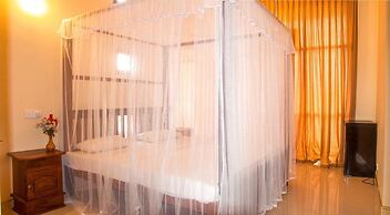 Marine Tourist Beach Guest House Negombo Beach