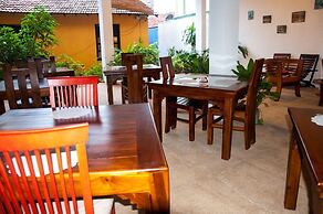 Marine Tourist Beach Guest House Negombo Beach