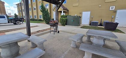 Microtel Inn & Suites by Wyndham Cotulla