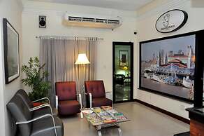 Machado's Plaza Hotel