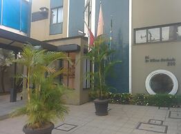 Machado's Plaza Hotel